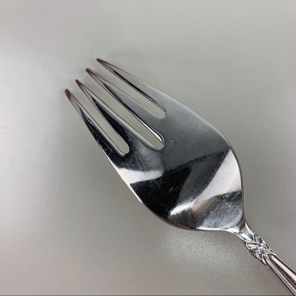 2/$20 1847 Rogers Bros. IS 1965 Vintage Silver Plate Garland Pattern Salad Fork - Picture 7 of 12